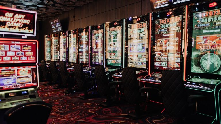 Getting a handle on the growing popularity of online slots is easy with Gacor Slot